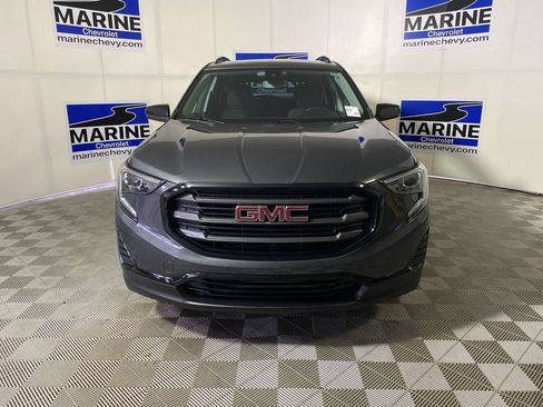Used 2020 GMC Terrain SLE w/ Driver Convenience Package FWD image 12