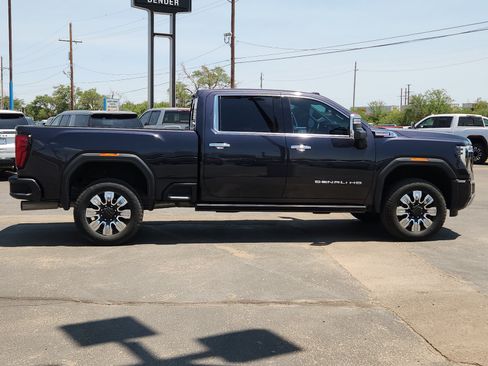 Used 2024 GMC Sierra 2500 Denali w/ Denali Reserve Package AWD/4WD image 5
