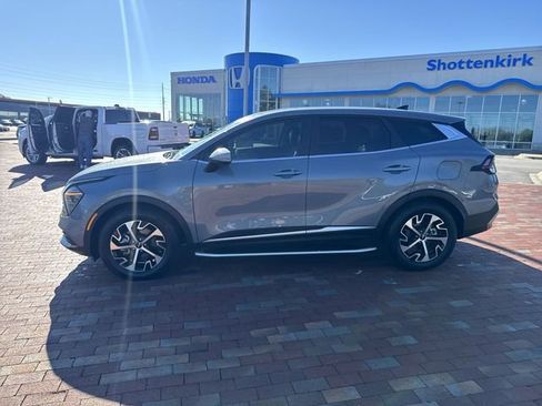Used 2024 Kia Sportage EX FWD image 33