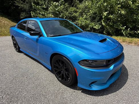 Used 2023 Dodge Charger Scat Pack w/ Plus Group RWD image 4