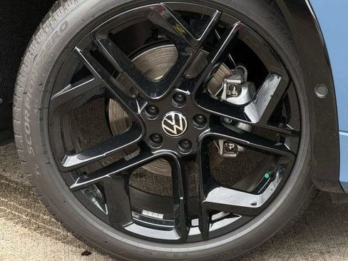 New 2026 Volkswagen Tiguan SE R-Line FWD image 7