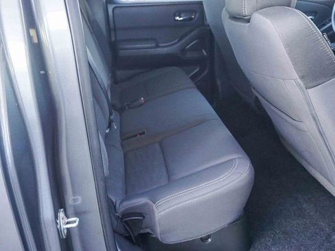 Used 2024 Nissan Frontier SV RWD image 14