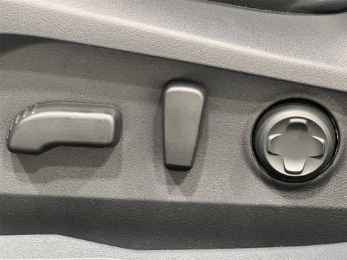 Certified 2025 Subaru Outback Limited image 12