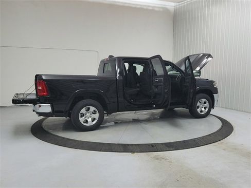 New 2026 RAM 1500 4x4 Crew Cab image 15