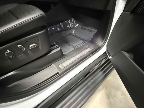 Used 2026 Cadillac Escalade V w/ LPO, ONYX Package AWD/4WD image 38
