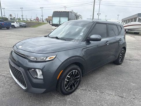 Used 2020 Kia Soul LX FWD image 3