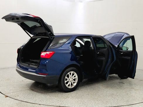 Used 2020 Chevrolet Equinox LT w/ Driver Convenience Package image 12