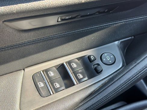 Used 2018 BMW 530e xDrive AWD/4WD image 27