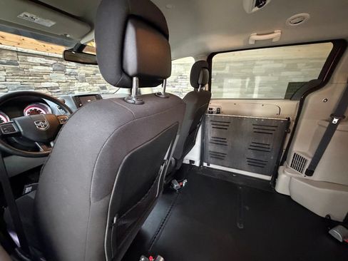 Used 2019 Dodge Grand Caravan SE w/ Power Convenience Group I FWD image 26