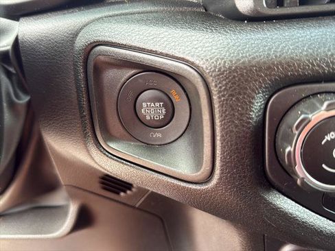 Certified 2025 Jeep Gladiator Sport AWD/4WD image 25