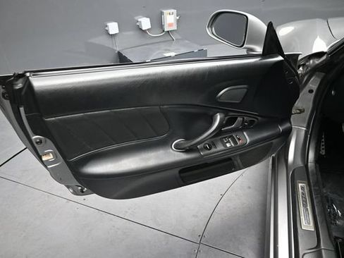 Used 2005 Honda S2000 image 16