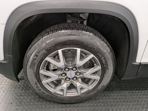 Used 2023 GMC Acadia SLE w/ Driver Convenience Package image 7