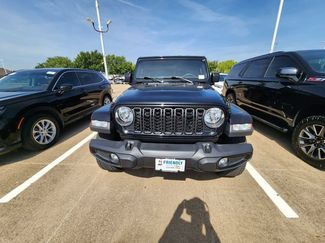 Used 2024 Jeep Gladiator Sport AWD/4WD video 2