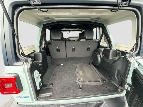 Used 2023 Jeep Wrangler Unlimited Sahara w/ Cold Weather Group AWD/4WD image 26