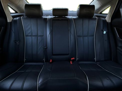 Used 2015 Jaguar XJ L Portfolio RWD image 15