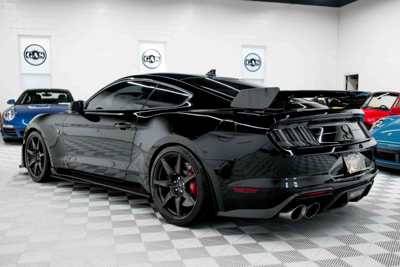 Used 2021 Ford Mustang Shelby GT500 w/ Carbon Fiber Track Pack RWD image 10