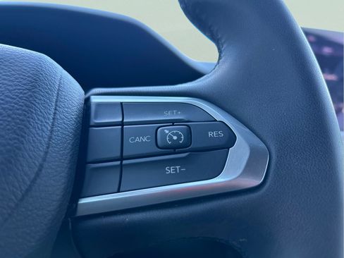 Certified 2022 Jeep Compass Latitude w/ Sun and Sound Group AWD/4WD image 15