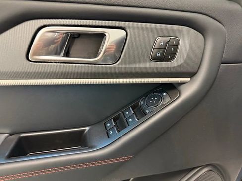 New 2026 Ford Explorer ST-Line w/ ST-Line Street Pack image 16
