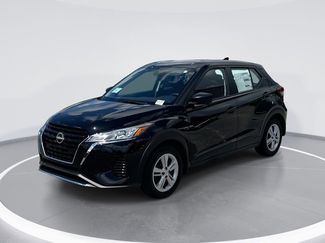 New 2025 Nissan Kicks Play S video 1