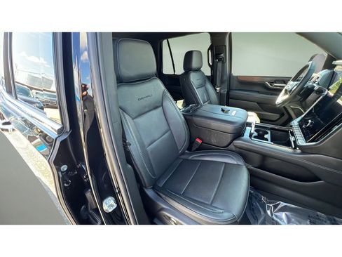Certified 2025 GMC Yukon Denali AWD/4WD image 32