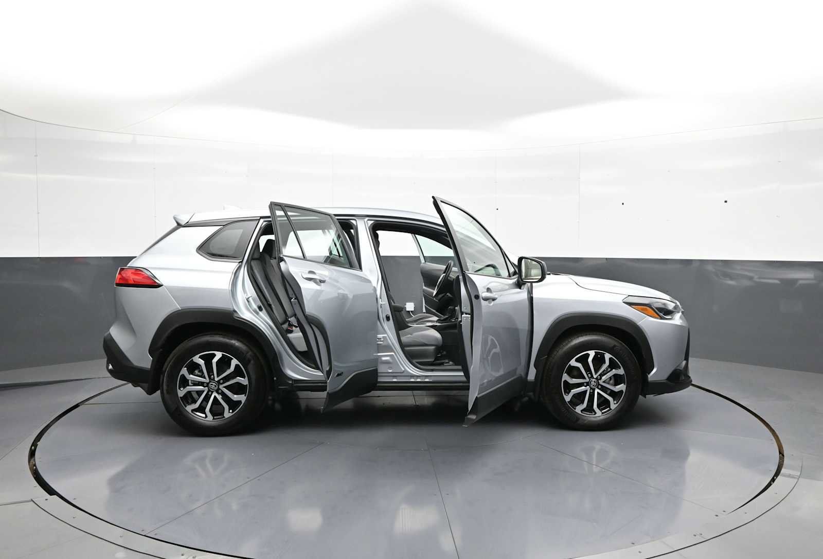 Certified 2024 Toyota Corolla Cross AWD Hybrid image 39