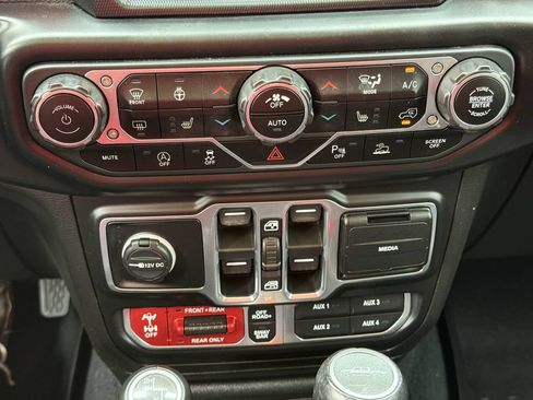 Used 2020 Jeep Gladiator Rubicon AWD/4WD image 18