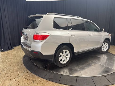 Used 2013 Toyota Highlander SE AWD/4WD image 6