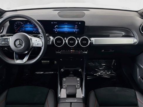 Used 2023 Mercedes-Benz GLB 250 image 5
