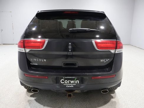 Used 2013 Lincoln MKX FWD image 3