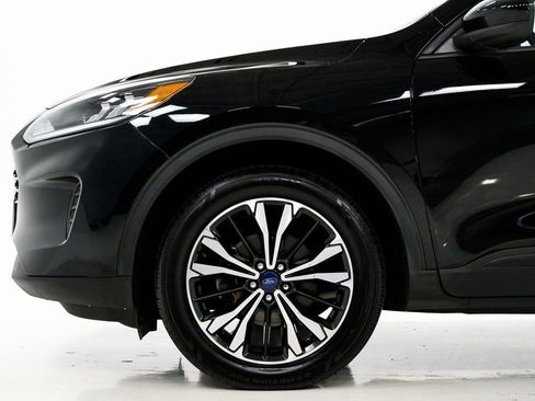 Used 2022 Ford Escape SE w/ SE Sport Appearance Package image 7