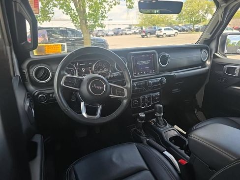Used 2022 Jeep Wrangler Unlimited Sahara w/ LED Lighting Group AWD/4WD image 14