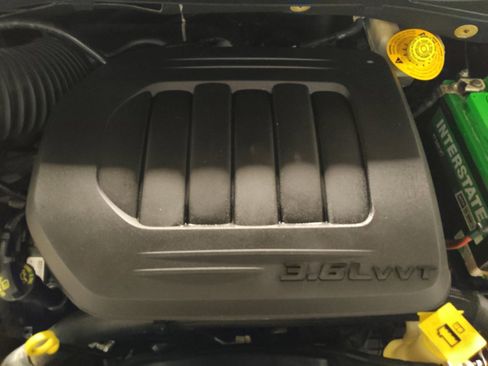 Used 2019 Dodge Grand Caravan SXT w/ Blacktop Package FWD image 30