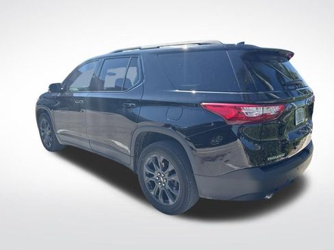 Used 2021 Chevrolet Traverse RS FWD image 2