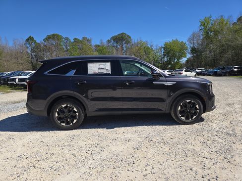 New 2026 Kia Sorento S image 9