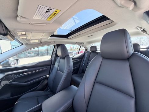 Used 2025 MAZDA MAZDA3 s image 11