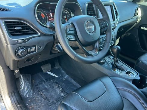 Used 2022 Jeep Cherokee Trailhawk w/ Premium Leather Package AWD/4WD image 22
