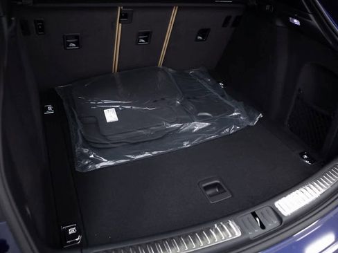 Certified 2025 Porsche Macan image 29