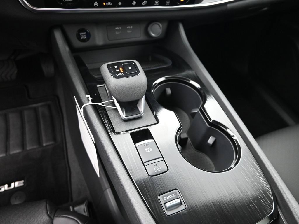 Certified 2026 Nissan Rogue Dark Armor FWD image 25
