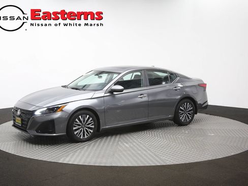 Used 2023 Nissan Altima 2.5 SV w/ SV Premium Package FWD image 57