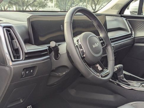 Used 2025 Kia Sorento SX image 9