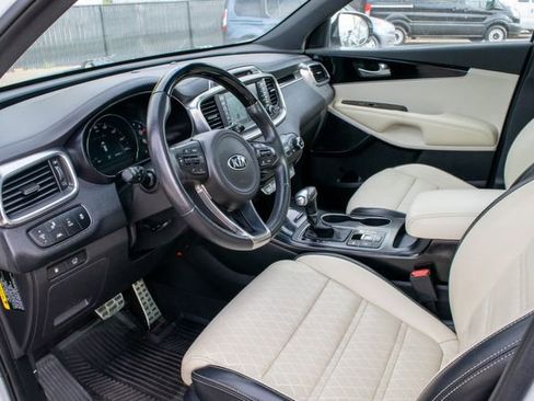 Used 2018 Kia Sorento SX image 12