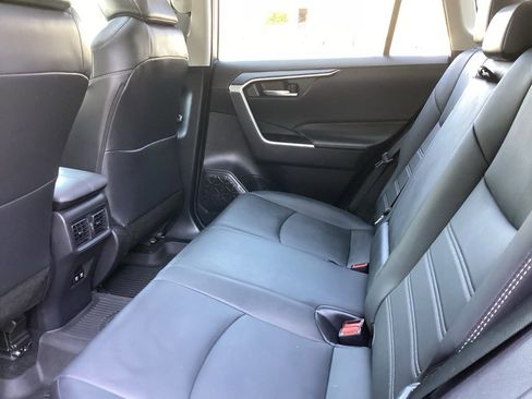 Used 2021 Toyota RAV4 XLE Premium AWD/4WD image 5