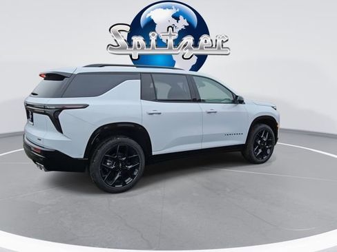 New 2026 Chevrolet Traverse RS w/ LPO, Floor Liner Package AWD/4WD image 8