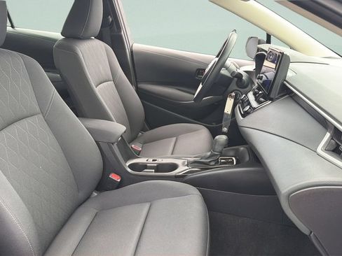 Used 2025 Toyota Corolla LE FWD image 29