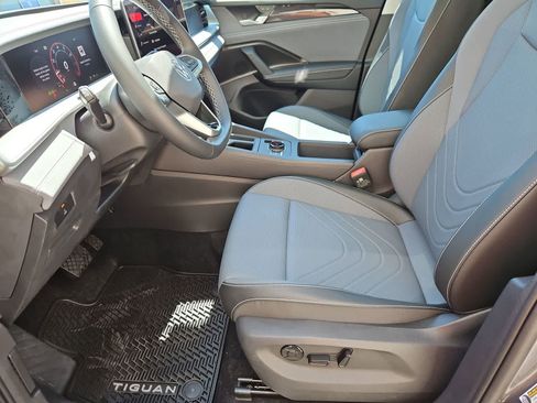 New 2026 Volkswagen Tiguan SE AWD/4WD image 16