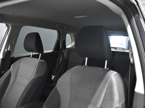 Certified 2022 Nissan Rogue SV image 14