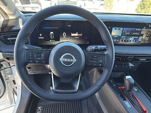 New 2025 Nissan Kicks SR image 18