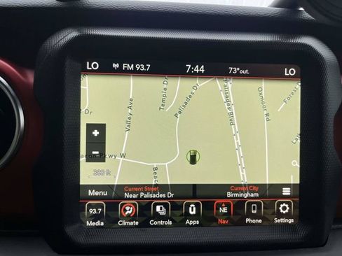 Used 2022 Jeep Wrangler Unlimited Rubicon w/ LED Lighting Group AWD/4WD image 27