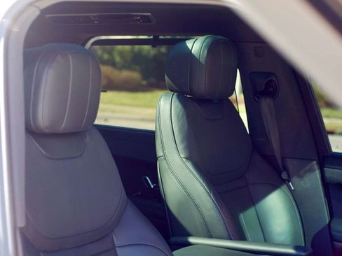 Used 2024 Land Rover Range Rover Sport SE image 36