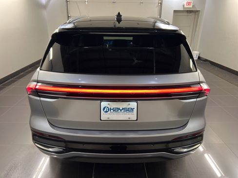 Certified 2025 Lincoln Nautilus Reserve image 5